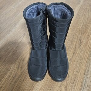 Source Unknown Black Quilted Winter Boots